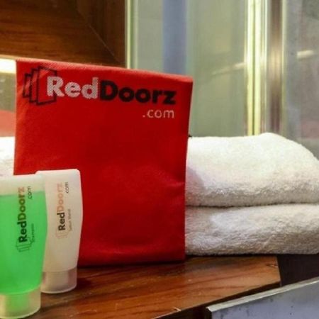 Reddoorz Plus @ Paal 2 Манадо Экстерьер фото