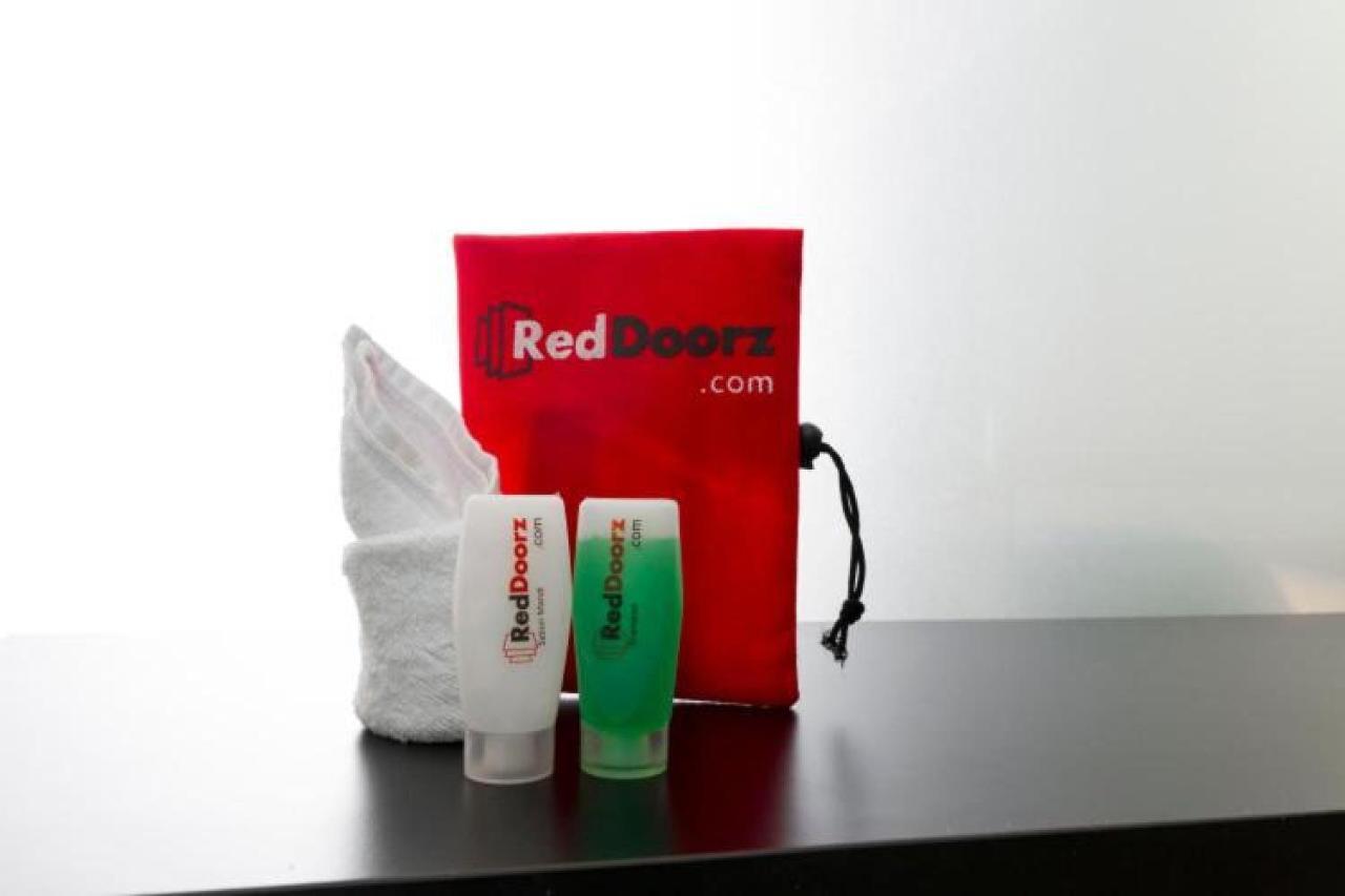 Reddoorz Plus @ Paal 2 Манадо Экстерьер фото